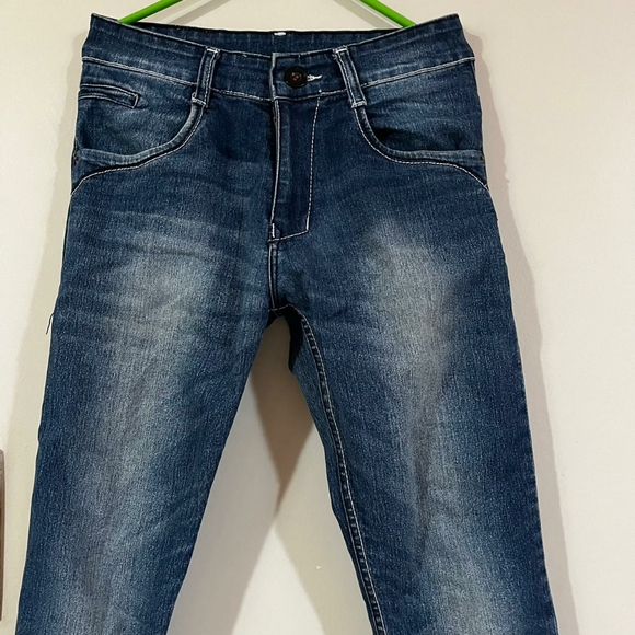 Jeans - Picture 2 of 3